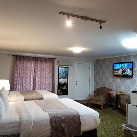Regency Inn & Suites Cornwall Bagian luar foto